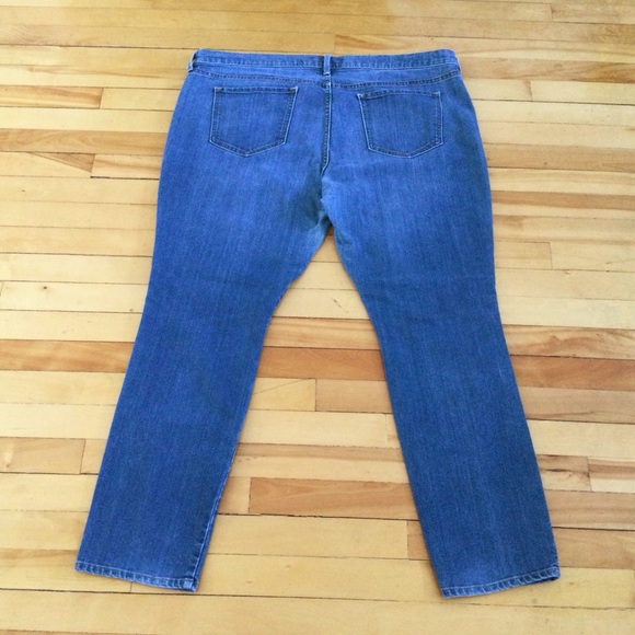 OLD NAVY Plus 20 The Sweetheart Mid-Rise Bootcut Jeans, Medium Wash - EUC - Picture 6 of 12